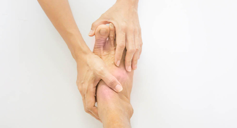 Pédicure à domicile : un soin bien-être et santé pour les seniors